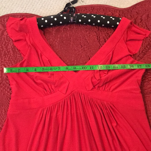 Sleeveless red dress - Picture 8 of 11